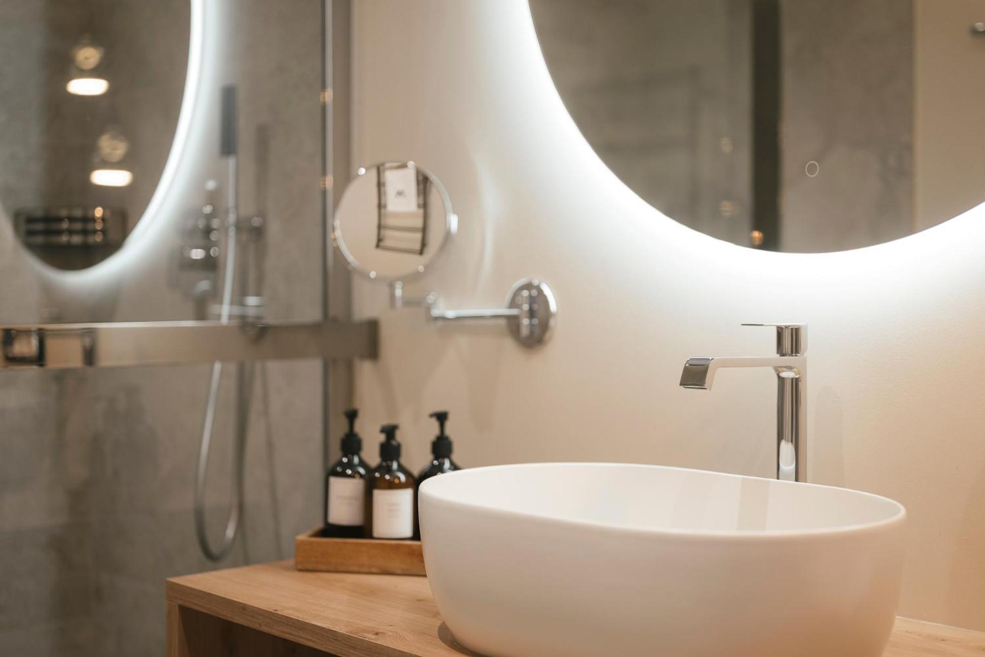 Boutique Hotel Wiesenhof - Adults Only Lana Exteriör bild